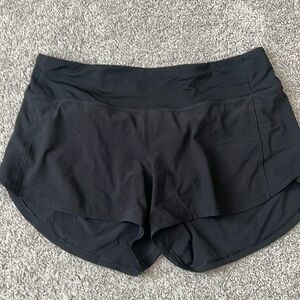 Preowned lululemon women’s black speed up high rise shorts size 10
